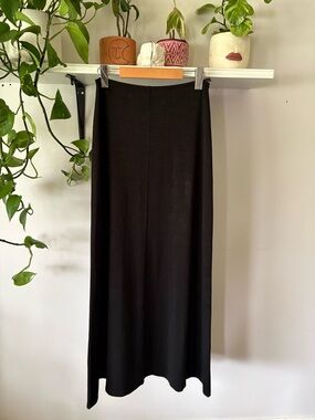 Smart Set Black Maxi Skirt - Sleek A-Line Silhouette